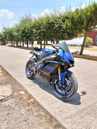 Yamaha R6 Azul Con Negro