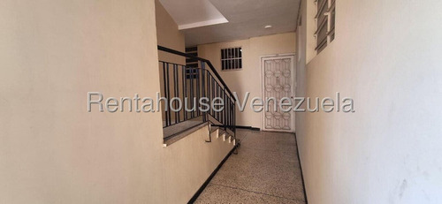 Mls #25-18251 Oportunidad, Para Remodelar!!!