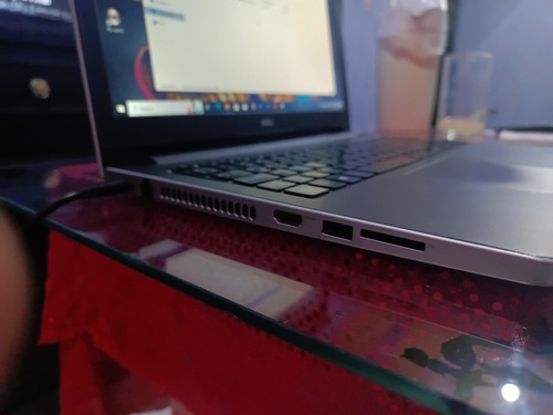 Dell Laptop Ultrabook 5558 Intel Core I5, 8gb Ram, 250gb Ssd Plateado (Usado)
