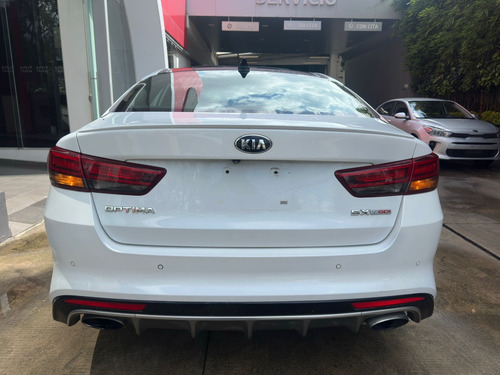 Kia Optima 2.0 L Turbo Gdi Sx At