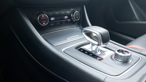 Imagen 13 de 17 de Mercedes Benz A45 Amg
