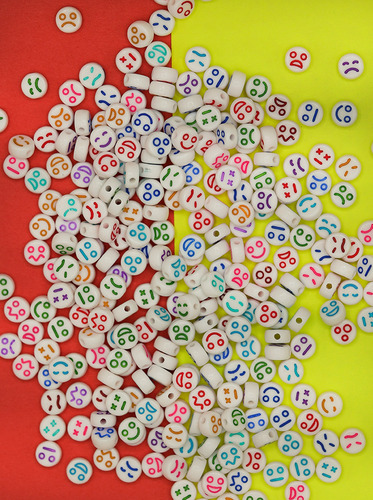 Acrílico Caritas Mixtas 100g/700pzs Separador Para Pulseras Colores 7 Mm 7 Mm