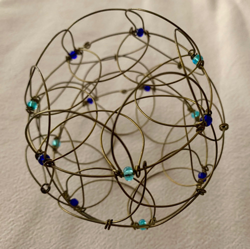 Mandala De Alambre Tridimensional C/ Explicación Cada Forma Dorado Oscuro (Usado)