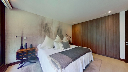 En Venta Exclusivo Depto Amoblado Y Jardín Privado, Vitacura