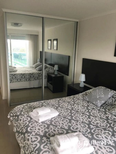 Imagen 7 de 11 de Apartamento En Mansa, 2 Dormitorios Y Medio, Parrillero