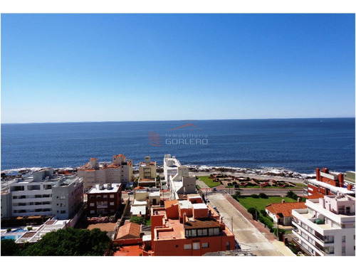 Venta De Apartamento Con Vista Al Mar En Punta Del Este, Península, 3 Dormitorios, Reciclado.