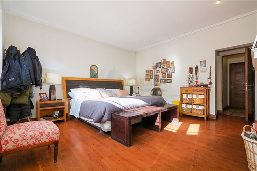 Casa En Venta De 5 Dorm. En Las Condes