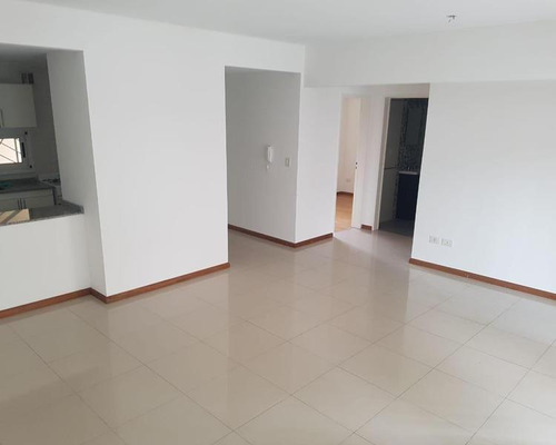 Excelente Departamento De 3 Ambientes Con Balcón Terraza Y Cochera Doble