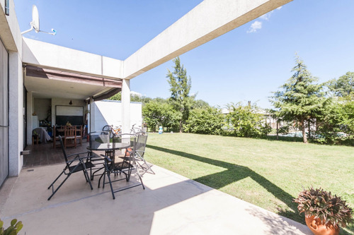 Casa 5 Amb. En La Alameda - Canning