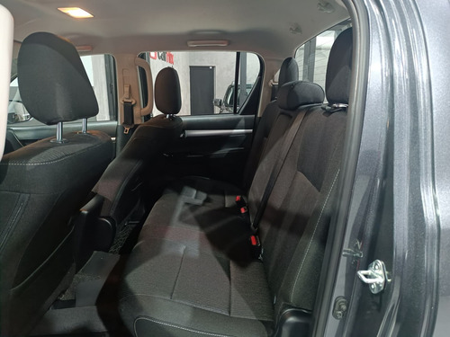 Toyota Hilux 2.8 D-4D TURBO DIESEL CD SR 4X4 AUTOMÁTICO