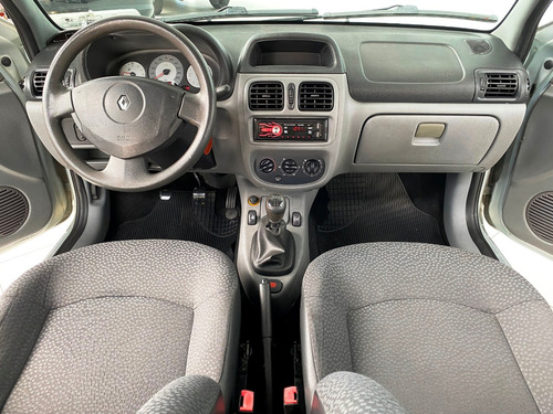 Renault Clio Sedan 1.0 16v Authentique Hi-flex 4p