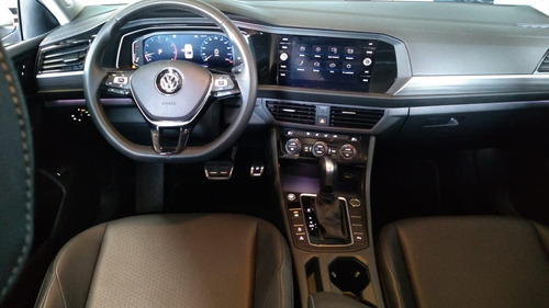 Imagem 8 de 10 de Volkswagen Jetta 1.4 250 Tsi Total Flex Comfortline Aut 2020