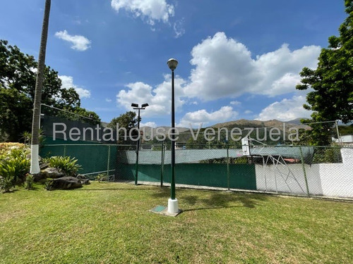 En Alquiler Casa En Urb El Castaño #25-14338 Rm