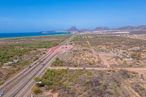 Terreno De 1,000 M2 Sobre El Blvd Tetakawi Con Vista Parcial Al Mar