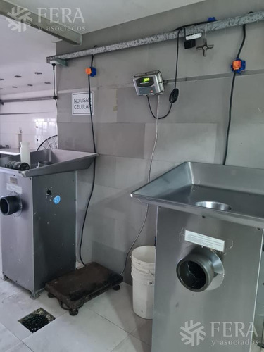 Imagen 9 de 23 de Venta De Galpón, 3 Departamentos, Local Y Espacio Guardacoches En Quilmes Oeste