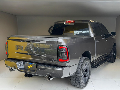RAM Ram Classic LARAMIE NIGHT ED. 5.7 4X4 Aut.