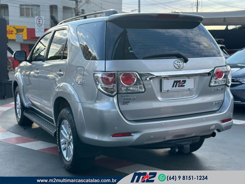 Toyota Hilux SW4 SRV D4-D 4X4 3.0 TDI DIES. AUT
