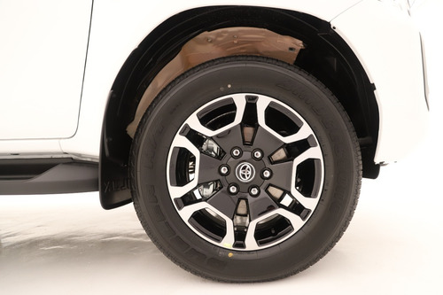 Imagen 12 de 25 de Toyota Hilux 4x2 Srx 2.8 Tdi 6at My22