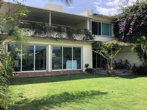 Casa En Venta En Lomas De Atzingo, Cuernavaca