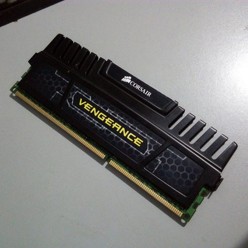 Imagem 4 de 6 de Memoria Ram Corsair 4gb Vengeance Ddr3 1600mhz