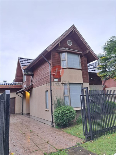 Casa En Venta De 4 Dorm. En Temuco