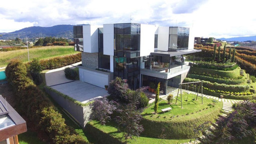 Vendo Espectacular Casa En El Alto De Las Palmas - Envigado, Construcción Muy Moderna