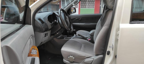 Toyota Hilux Vigo Srv