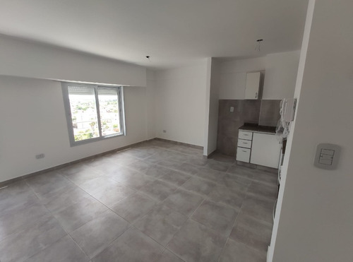 Imagen 3 de 9 de Departamento En Venta En Moron Centro