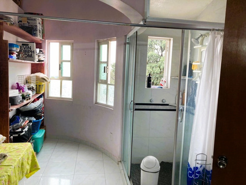 Imagen 21 de 30 de Casa En Venta En Cuajimalpa, Calle Semicerrada Y Segura, 10 Estacionamientos, Jardín Delantero