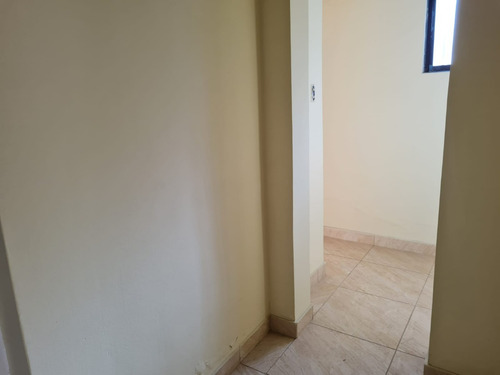 Bodega (400mts2) Oficinas (260mts2) Exelente Ubicacion.