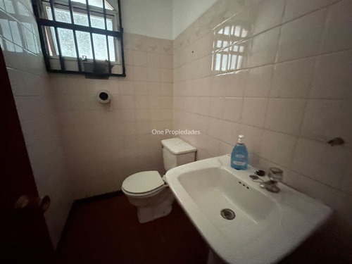 Local Comercial En Arriendo En Lo Barnechea. Excelente