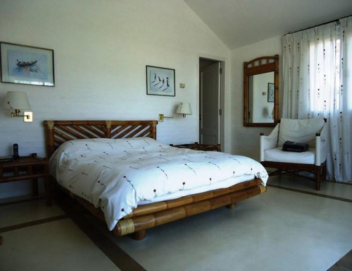 Casa En Venta De 4 Dormitorios En Montoya