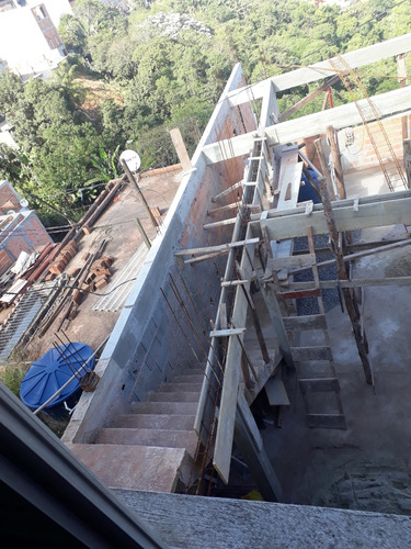 Sobrado Com Garagem Pra 2 Carros 2 Casa E Salão De 5x10
