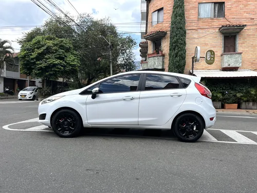 Ford Fiesta 1.6 Hatchback Se
