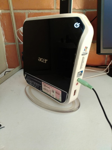 Computadora Acer Aspire R1600 4gb De Ram Con Detalle Minimo (Usado)