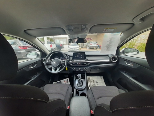 Imagen 11 de 12 de Kia Forte 2.0 Lx At 2020