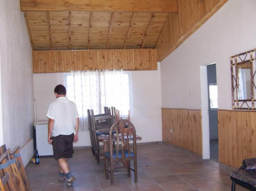 Imagen 9 de 13 de Excelente Casa Amplia En Dos Plantas En Gonzalez Catan