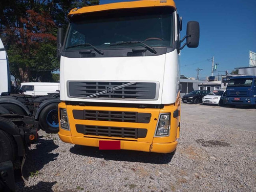 Imagem 3 de 11 de Volvo Fh 420 Truck 6x2 2006 Branco