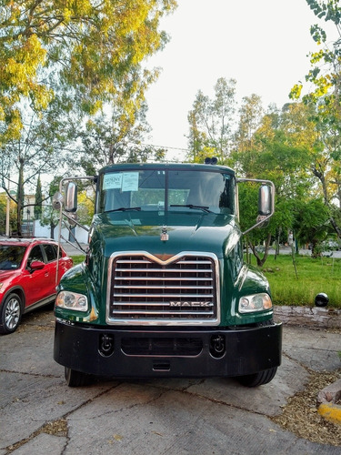 Imagen 3 de 8 de Mack Pinnacle 2013