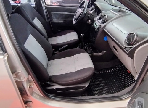 Ford Fiesta 1.6 Ambiente Mp3
