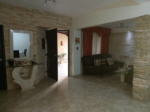 Imagen 5 de 14 de Se Vende Casa En San Diego La Cumaca