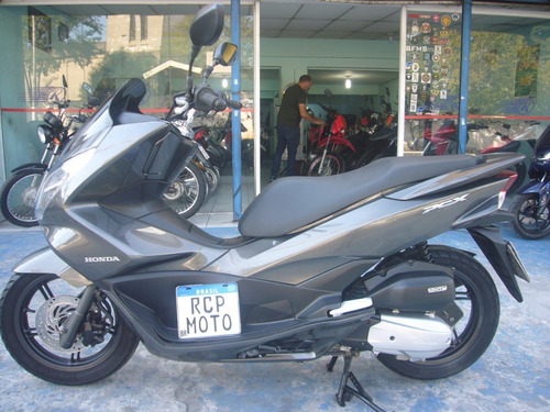 Imagem 1 de 10 de Honda Pcx 150 Cinza Ano 2017 Nova Unico Dono Troca Financia