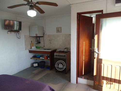 Imagen 8 de 11 de La Casa Del Caminante Planta Alta Al Fondo En Aguas Dulces
