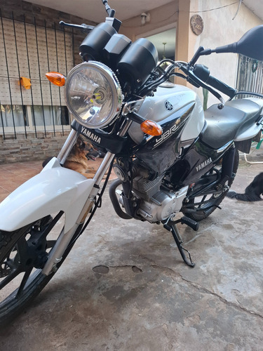 Yamaha Ybr 125 Ed Modelo 2023 Con Tan Solo 14,000klm