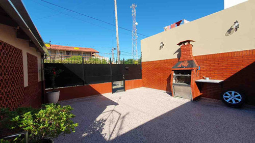 Oportunidad! Casa En Venta En Lanus Con Patio