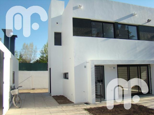 Imagen 14 de 30 de Venta Casa Complejo De Viviendas En City Bell