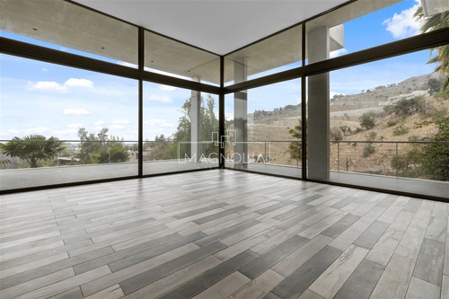 Casa En Arriendo De 7 Dorm. En Lo Barnechea