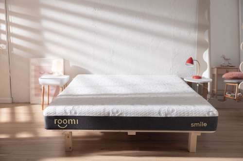 Colchón Matrimonial Roomi Smile + 2 Almohadas Memory Foam Color Blanco