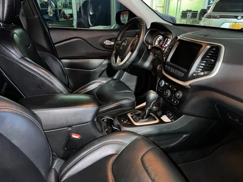 Jeep Cherokee 3.2 Longitude