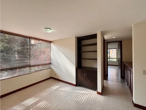 Apartamento En Venta Con Espacios Amplios Poblado (loma De Los Parras)